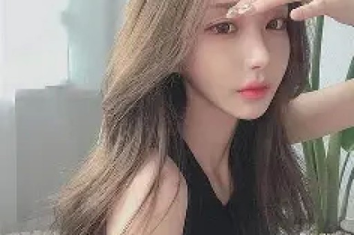 斗鱼女主播忘关摄像头私密画面流出！虚假人设彻底翻车