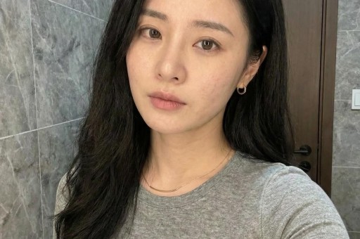 大批明星集体翻车董宇辉遭遇网友：这一次狼真的来了